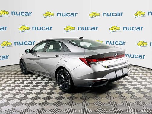 Fluid Metal 2023 Hyundai ELANTRA SEL