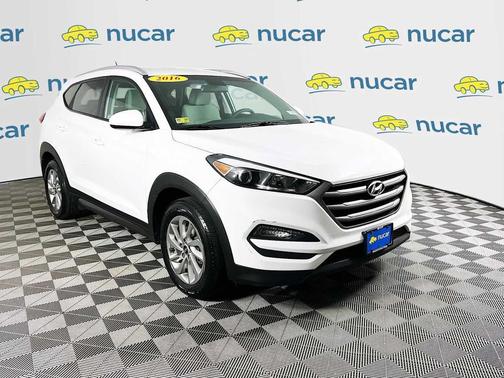 Dazzling White 2016 Hyundai TUCSON SE