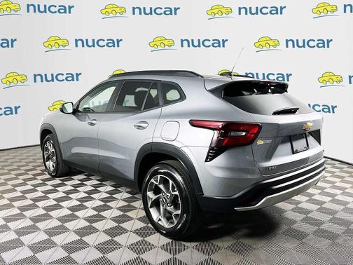 Sterling Gray Metallic 2025 Chevrolet Trax LT