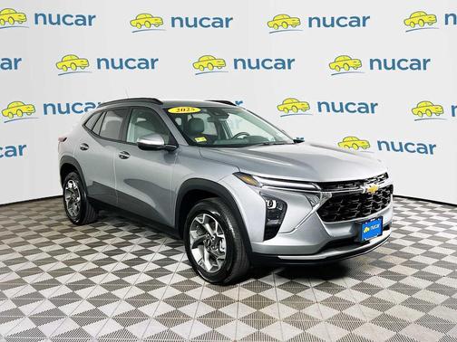 Sterling Gray Metallic 2025 Chevrolet Trax LT