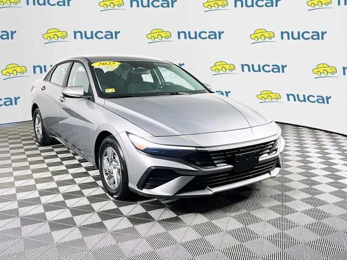 Fluid Metal 2025 Hyundai ELANTRA SE
