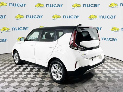 Clear White w/Black Roof 2023 Kia Soul S