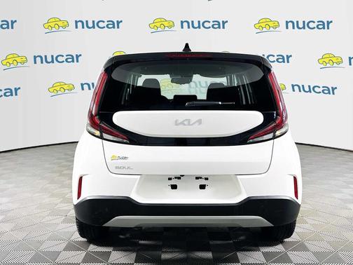 Clear White w/Black Roof 2023 Kia Soul S