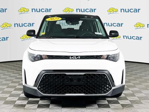 Clear White w/Black Roof 2023 Kia Soul S