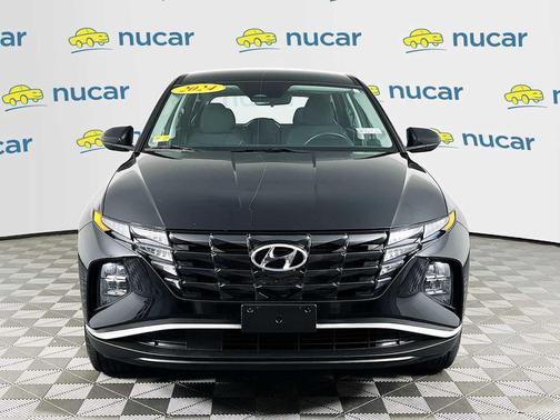Black Pearl 2024 Hyundai TUCSON SE