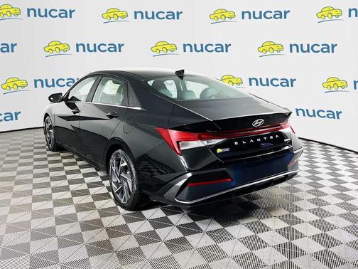 2025 Hyundai ELANTRA Limited