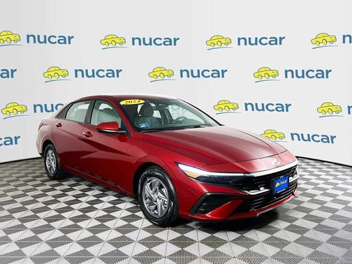 2024 Hyundai ELANTRA SE