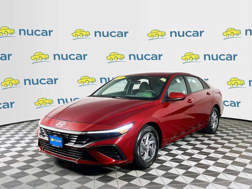 2024 Hyundai ELANTRA SE