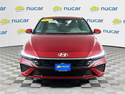 2024 Hyundai ELANTRA SE