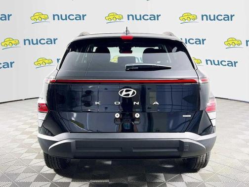 Abyss Black Pearl 2026 Hyundai KONA SEL Sport