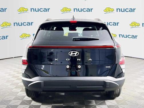 Abyss Black Pearl 2026 Hyundai KONA SEL Sport