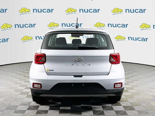 2023 Hyundai VENUE SE
