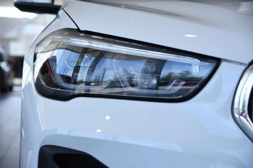 Alpine White 2022 BMW X1 xDrive28i