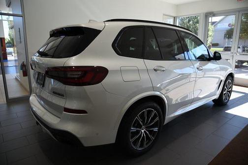 2023 BMW X5 M50i