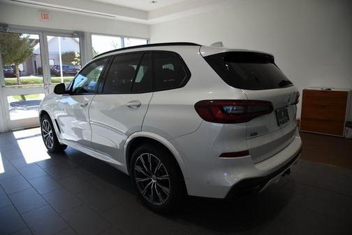 2023 BMW X5 M50i