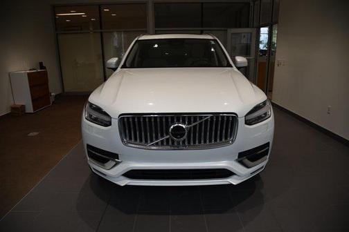 2023 Volvo XC90 Recharge Plug-In Hybrid T8 Ultimate Bright Theme 7-Seater