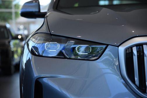 Skyscraper Grey Metallic 2026 BMW X5 xDrive40i