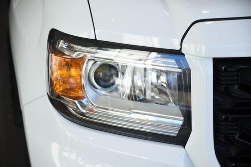 2022 GMC Canyon Elevation Standard