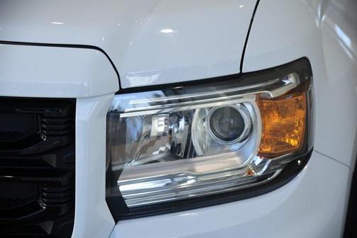 2022 GMC Canyon Elevation Standard