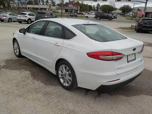 2020 Ford Fusion SE