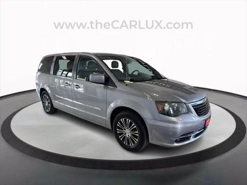 2014 Chrysler Town & Country S