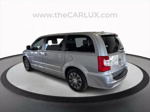 2014 Chrysler Town & Country S