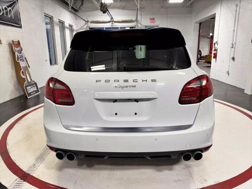 2014 Porsche Cayenne Platinum Edition
