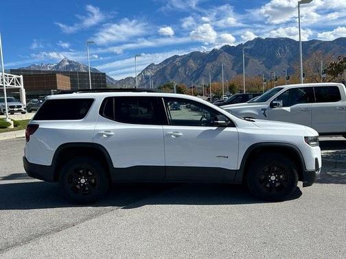 2020 GMC Acadia AT4