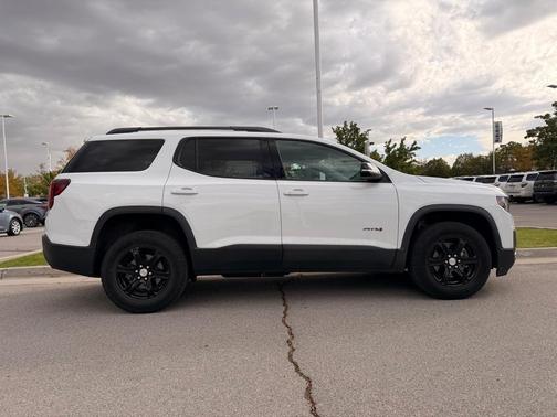 2020 GMC Acadia AT4