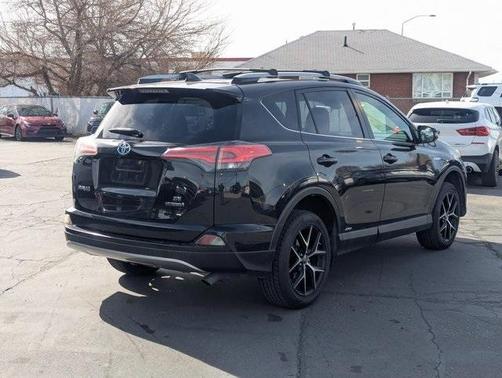 2017 Toyota RAV4 Hybrid SE