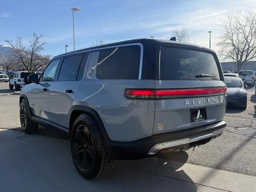 2023 Rivian R1S Adventure Quad Motor Large Pack