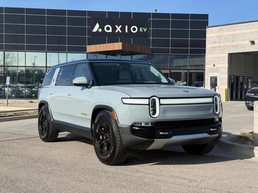 2023 Rivian R1S Adventure Quad Motor Large Pack