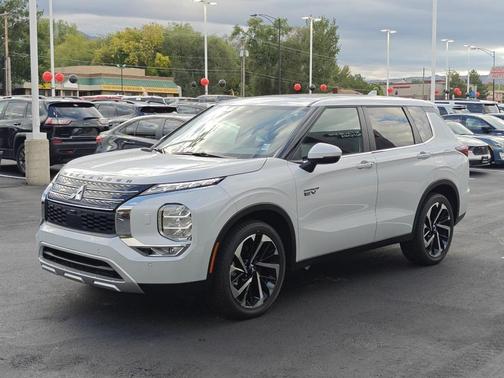 2025 Mitsubishi Outlander PHEV SE