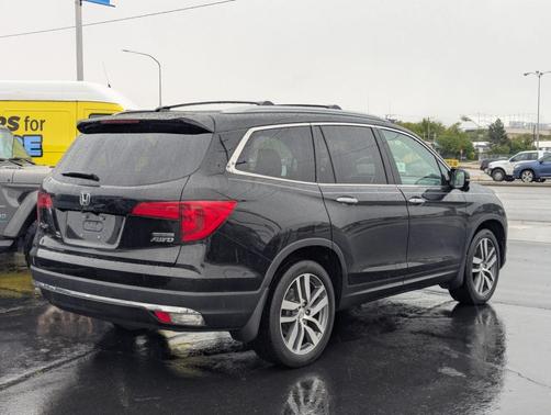 Black 2017 Honda Pilot Touring