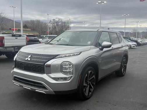 2024 Mitsubishi Outlander PHEV SE