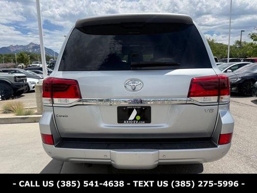 Classic Silver Metallic 2016 Toyota Land Cruiser V8