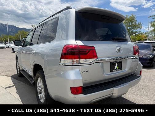 Classic Silver Metallic 2016 Toyota Land Cruiser V8