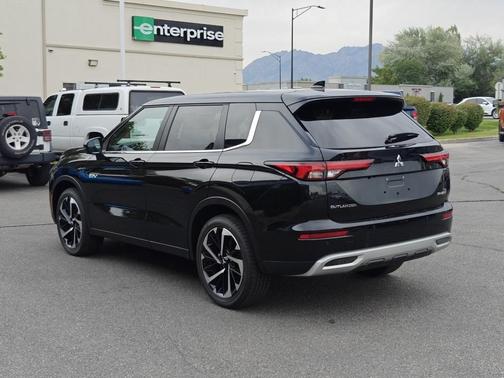 2025 Mitsubishi Outlander PHEV SE