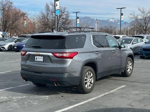 2020 Chevrolet Traverse LT Cloth
