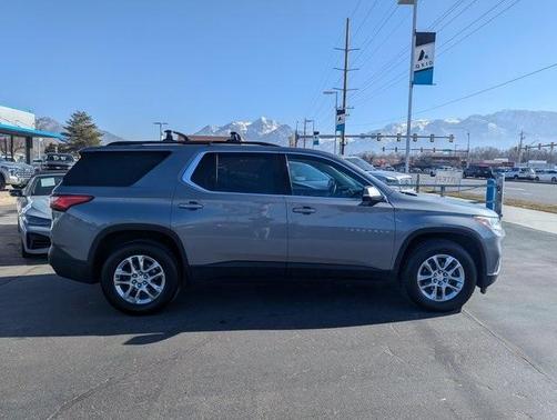 2020 Chevrolet Traverse LT Cloth