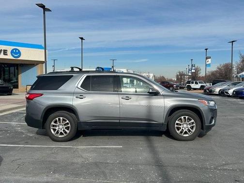 2020 Chevrolet Traverse LT Cloth