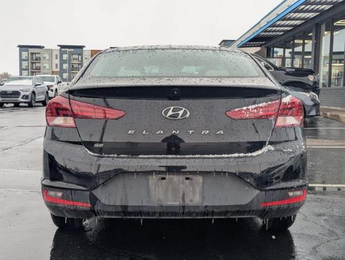 2020 Hyundai ELANTRA SE