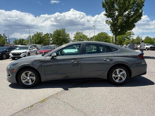 Hampton Gray 2022 Hyundai SONATA SE