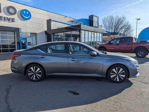 2022 Nissan Altima 2.5 SV