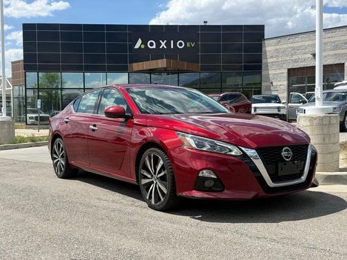 Scarlet Ember 2021 Nissan Altima 2.5 Platinum