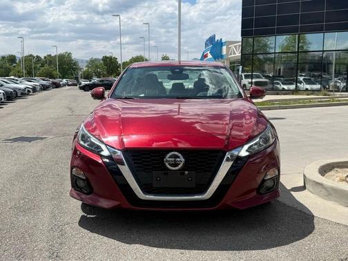 Scarlet Ember 2021 Nissan Altima 2.5 Platinum