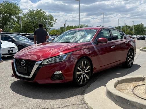 Scarlet Ember 2021 Nissan Altima 2.5 Platinum