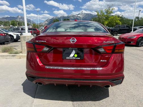 Scarlet Ember 2021 Nissan Altima 2.5 Platinum
