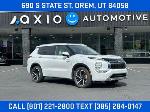 Diamond White 2025 Mitsubishi Outlander PHEV