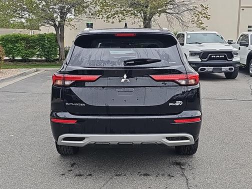 2025 Mitsubishi Outlander PHEV 